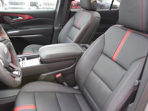New 2026 Chevrolet Traverse RS w/ LPO, Floor Liner Package AWD/4WD image 9