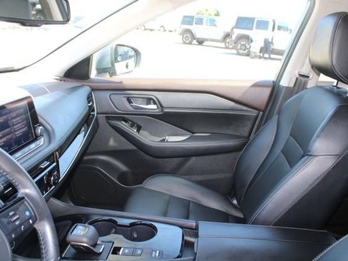 Used 2022 Nissan Rogue SL FWD image 32
