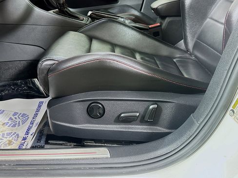 Used 2020 Volkswagen GTI Autobahn FWD image 19