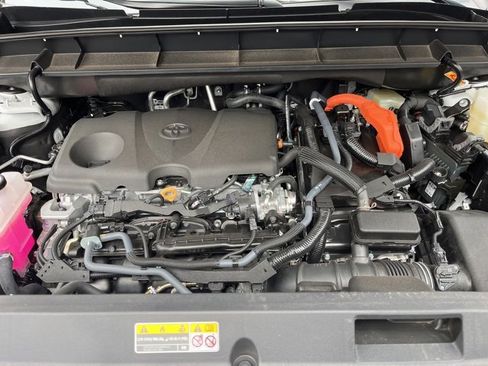Used 2025 Toyota Highlander XLE image 36