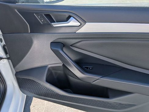 Used 2025 Volkswagen Jetta S image 31