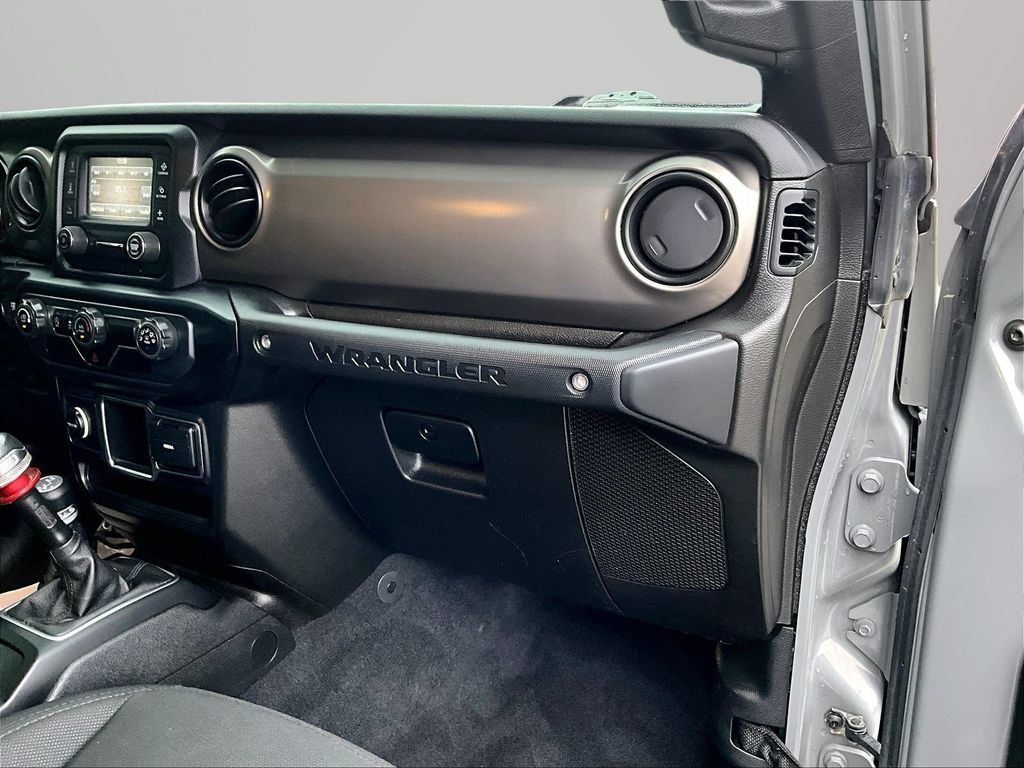 Used 2019 Jeep Wrangler Sport AWD/4WD image 18