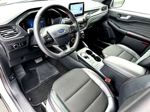 Used 2025 Ford Escape ST-Line AWD/4WD image 13