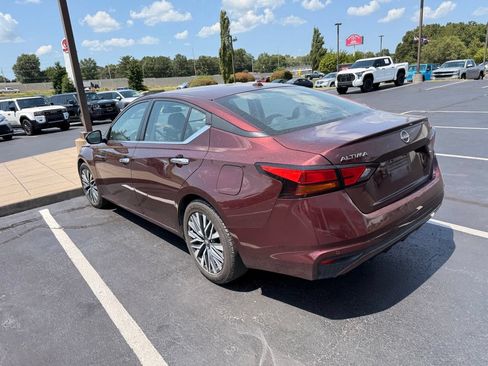 Used 2024 Nissan Altima 2.5 SV FWD image 7