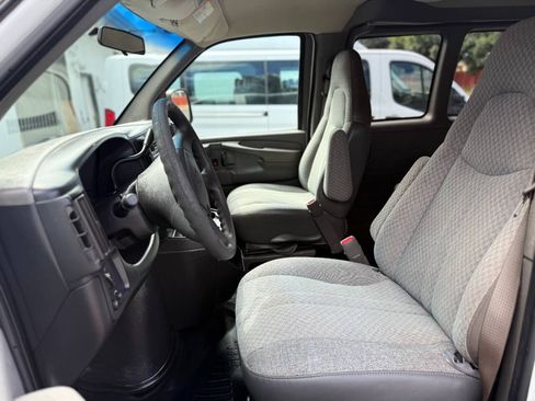 Used 2003 Chevrolet Express 3500 Extended Passenger RWD image 29