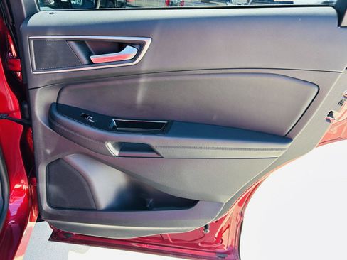 Used 2018 Ford Edge SEL w/ Equipment Group 201A FWD image 25