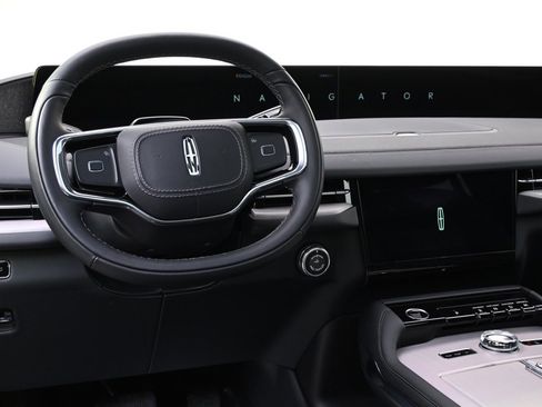 New 2025 Lincoln Navigator Reserve w/ Jet Appearance Package image 12