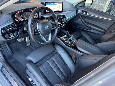 Used 2022 BMW 530e xDrive 530e xDrive w/ Premium Package image 2