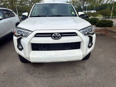Used 2022 Toyota 4Runner SR5 RWD image 2