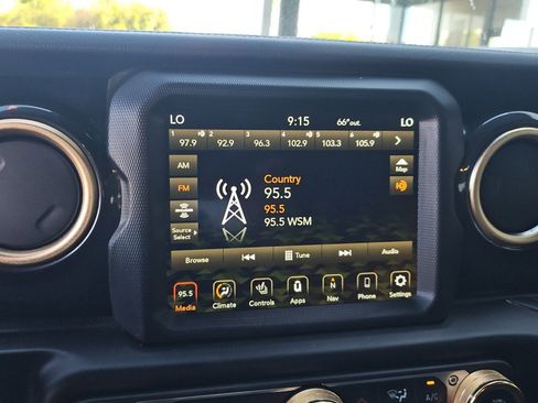 Used 2022 Jeep Wrangler Unlimited Rubicon w/ Xtreme Recon 35" Tire Package AWD/4WD image 18