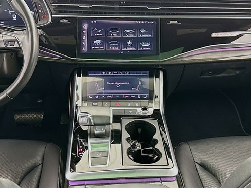 Used 2022 Audi Q8 Premium Plus w/ Premium Plus Package image 11