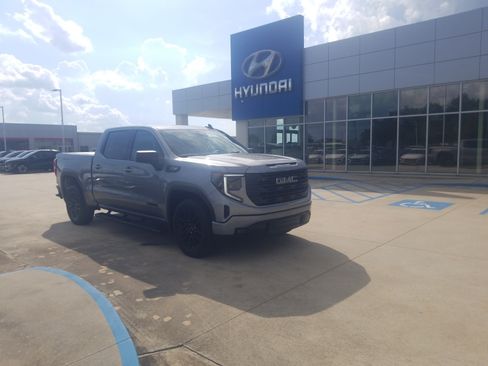 Used 2025 GMC Sierra 1500 Elevation RWD image 1