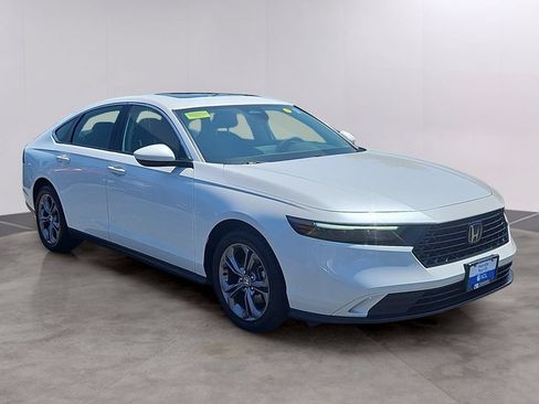 Certified 2024 Honda Accord EX image 3