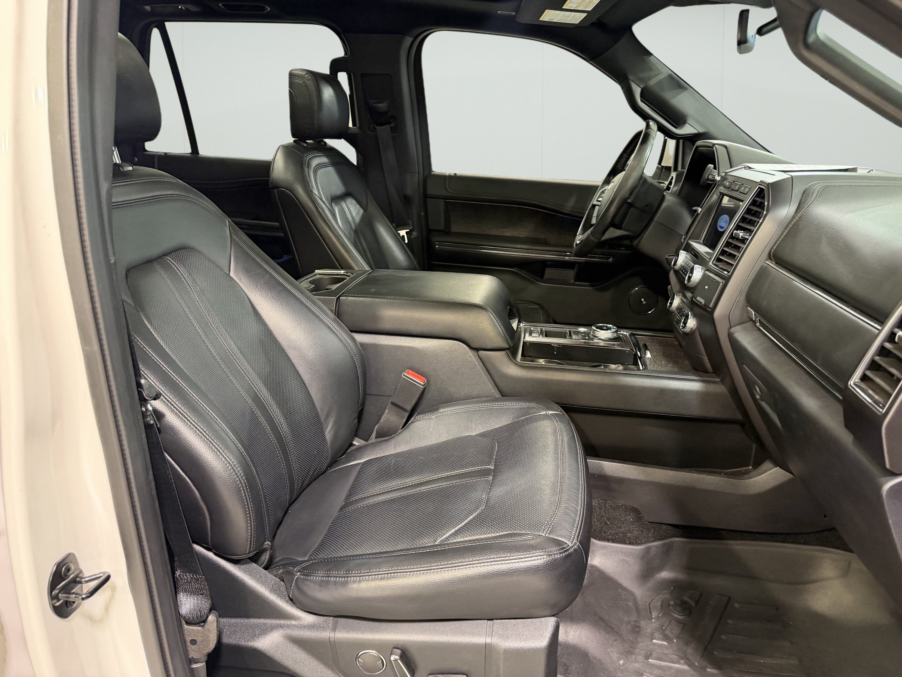 Used 2019 Ford Expedition Limited w/ Equipment Group 302A RWD image 14