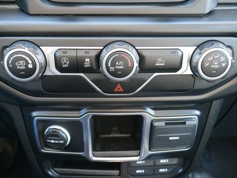 Used 2021 Jeep Wrangler Sport image 18