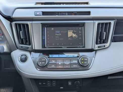 Used 2014 Toyota RAV4 Limited image 17