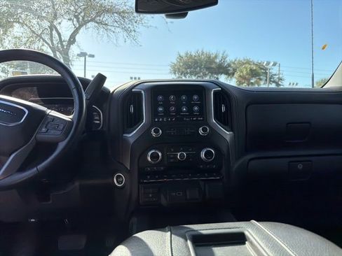 Used 2022 GMC Sierra 2500 Denali image 8