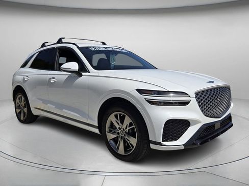 Used 2025 Genesis GV70 3.5T Sport image 9