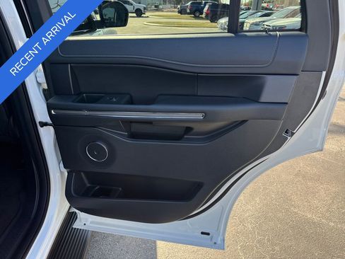 Used 2024 Ford Expedition XLT image 18