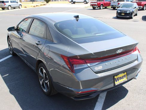 Used 2023 Hyundai Elantra SEL w/ Convenience Package FWD image 6