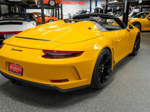 Used 2019 Porsche 911 Speedster RWD image 8