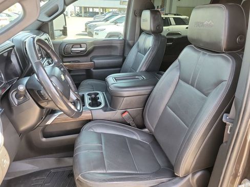 Used 2020 Chevrolet Silverado 2500 High Country w/ Z71 Off-Road Package image 16