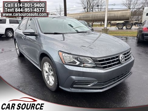 Used 2017 Volkswagen Passat 1.8T S image 8