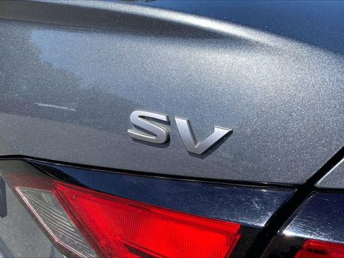 Used 2024 Nissan Altima 2.5 SV w/ SV Premium Package image 10