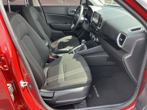 Used 2024 Hyundai Venue SEL FWD image 33