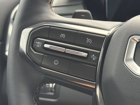 New 2026 GMC Acadia AT4 w/ Luxury Package AWD/4WD image 27