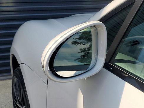 Used 2025 Porsche Macan S image 29