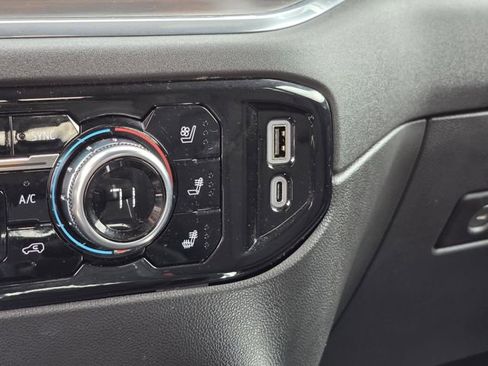 Used 2024 GMC Sierra 1500 SLT w/ SLT Premium Plus Package image 21