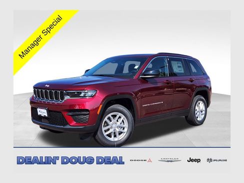 Used 2025 Jeep Grand Cherokee Laredo X w/ Trailer Tow Package image 1