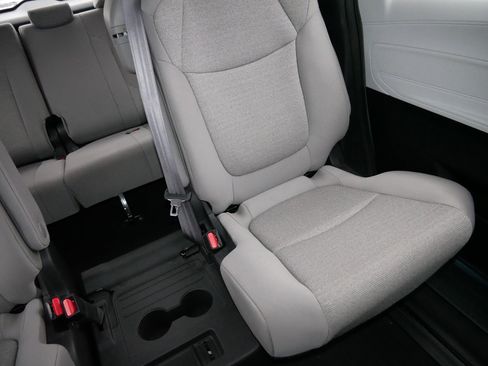 Used 2025 Toyota Sienna LE image 14