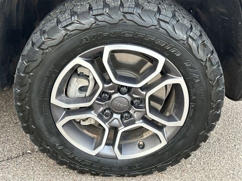 Used 2023 Jeep Grand Cherokee Trailhawk image 7