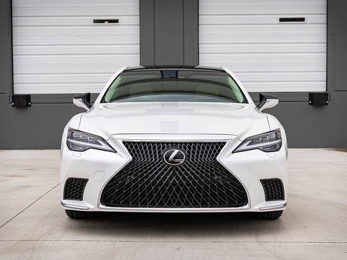 Used 2021 Lexus LS 500 AWD image 3