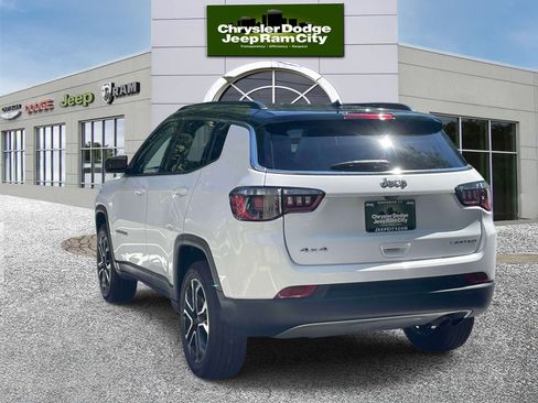 Used 2022 Jeep Compass Limited AWD/4WD image 8