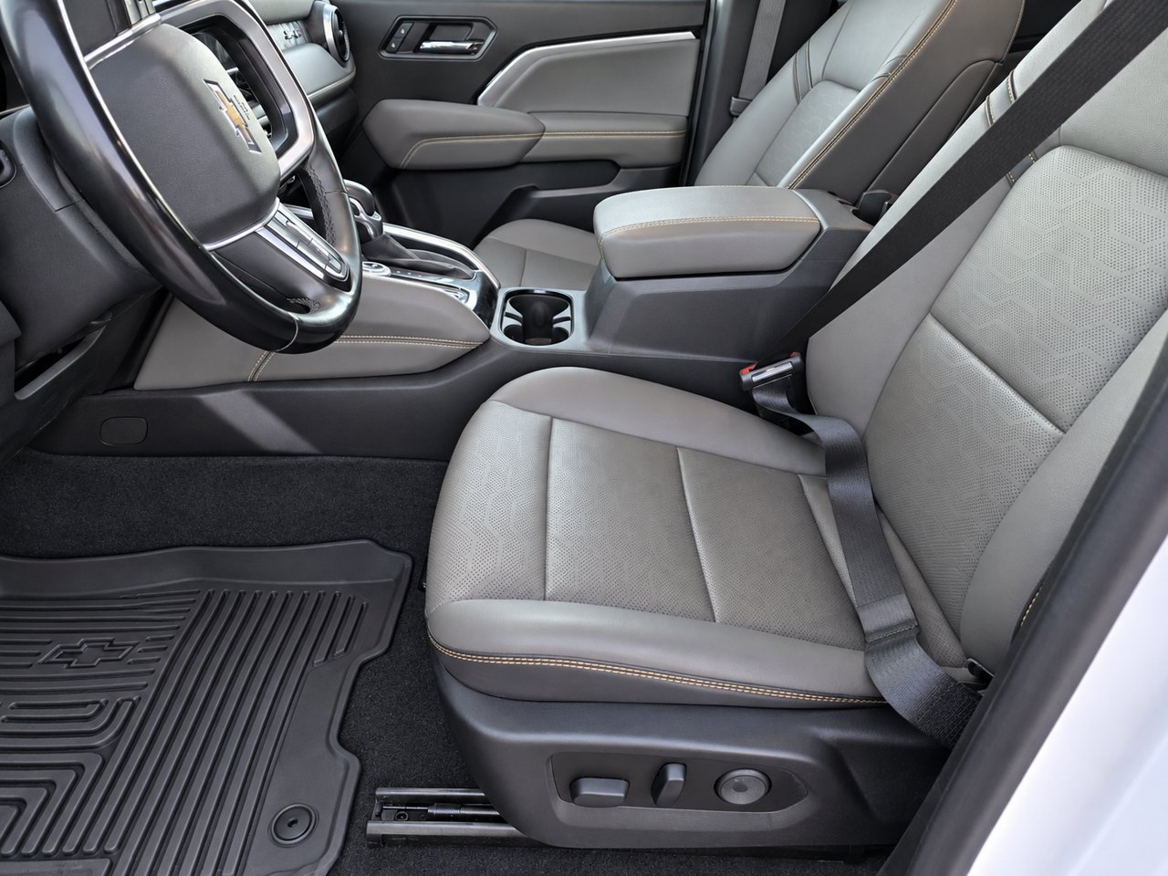 Certified 2024 Chevrolet Colorado ZR2 w/ ZR2 Convenience Package III AWD/4WD image 15