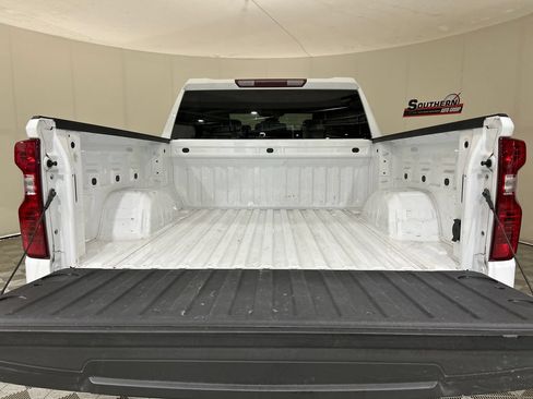 Used 2023 Chevrolet Silverado 1500 LT AWD/4WD image 5