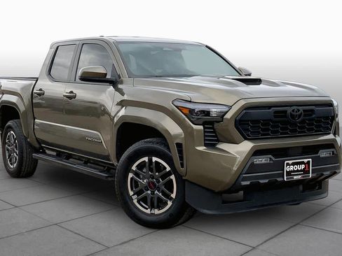 Used 2024 Toyota Tacoma TRD Sport RWD image 3