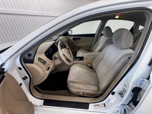 Used 2013 Nissan Altima 2.5 S image 9
