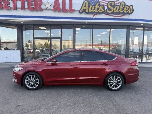 Used 2017 Ford Fusion SE w/ Fusion SE Technology Package FWD image 9