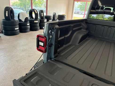 New 2026 Jeep Gladiator Sport AWD/4WD image 24