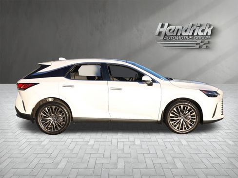 Used 2023 Lexus RX 350 w/ Luxury Package image 10