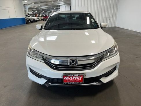 Used 2017 Honda Accord Sport image 8