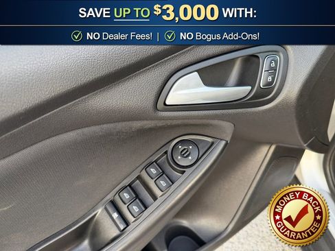 Used 2018 Ford Focus SE FWD image 16