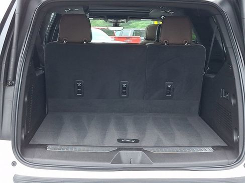 Certified 2021 Chevrolet Suburban High Country AWD/4WD image 30