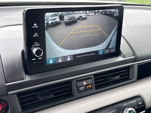 Used 2025 Honda Pilot EX-L image 25