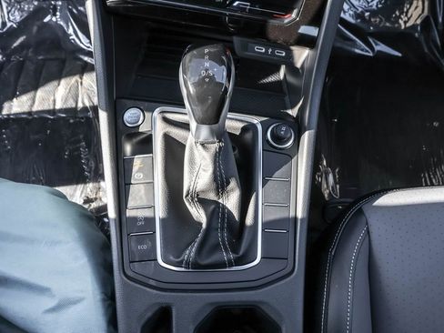 New 2026 Volkswagen Jetta SE FWD image 31