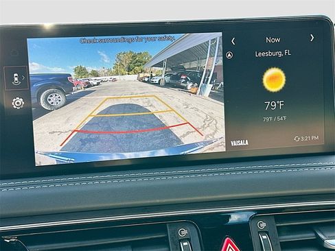 Used 2023 Genesis G70 2.0T image 14